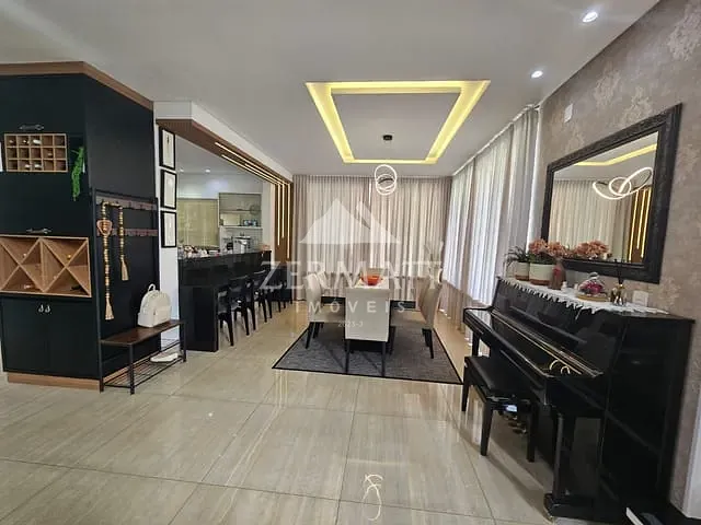 Casa com 362m² 3 quartos e 4 banheiros, à venda, no bairro Velha em Blumenau