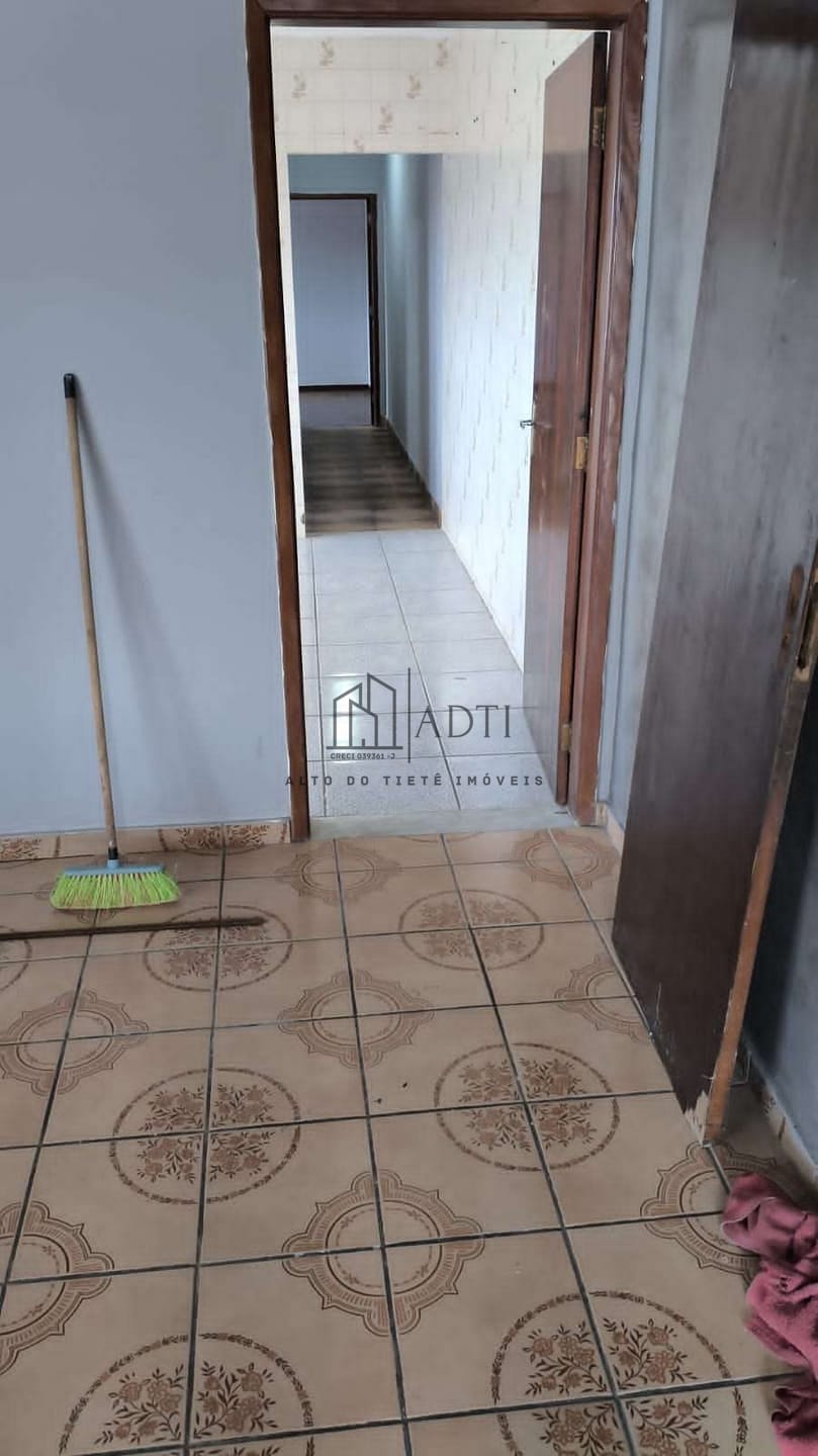 Casa à venda com 5 quartos, 200m² - Foto 14