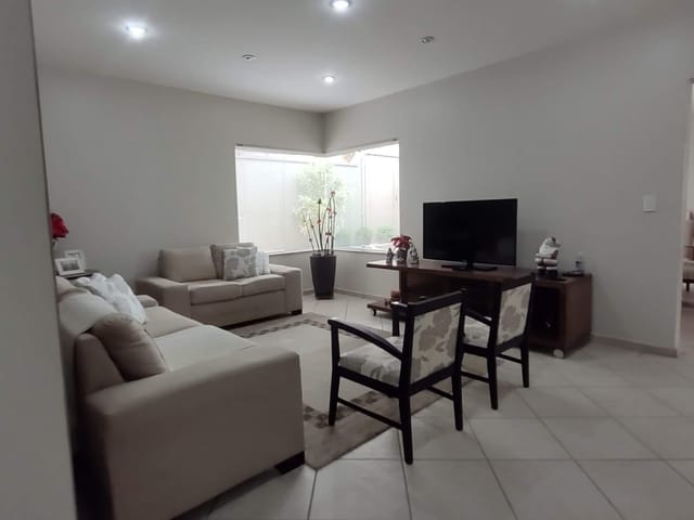 Casa com 455m² 3 quartos e 4 banheiros, à venda, no bairro Jardim Donalísio em Salto