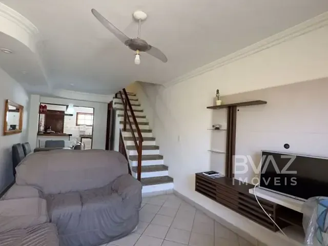 Casa com 73m² 3 quartos e 2 banheiros, à venda, no bairro Ogiva em Cabo Frio