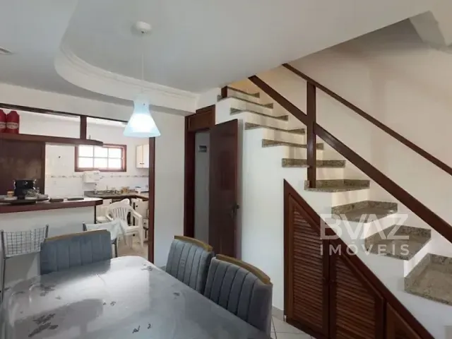 Casa com 73m² 3 quartos e 2 banheiros, à venda, no bairro Ogiva em Cabo Frio