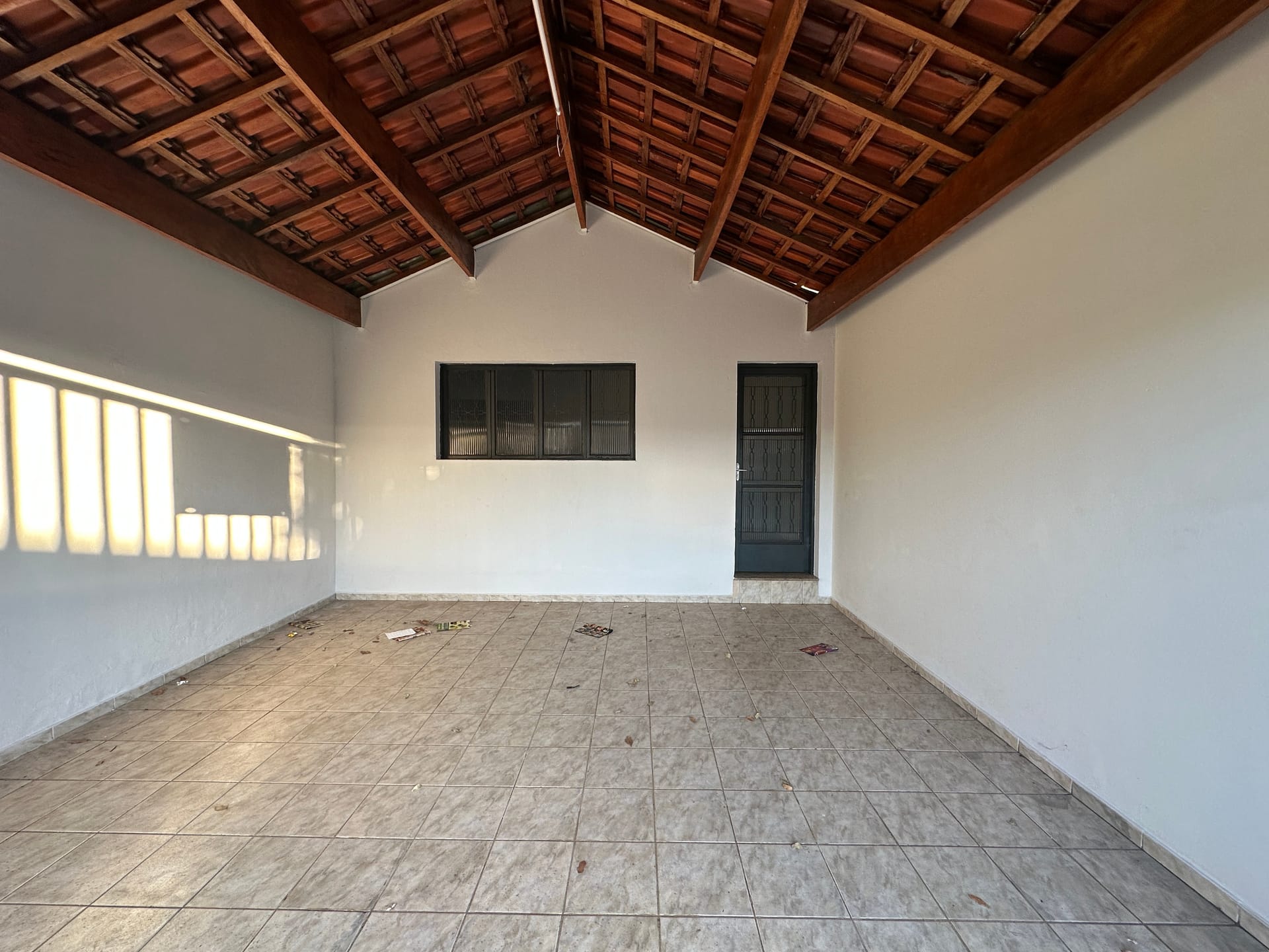 Casa à venda com 2 quartos, 96m² - Foto 2