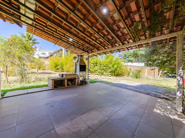 Casa com 1258m² 2 quartos e 1 banheiro, à venda, no bairro Setor Habitacional Arniqueira (Águas Claras) em Brasília