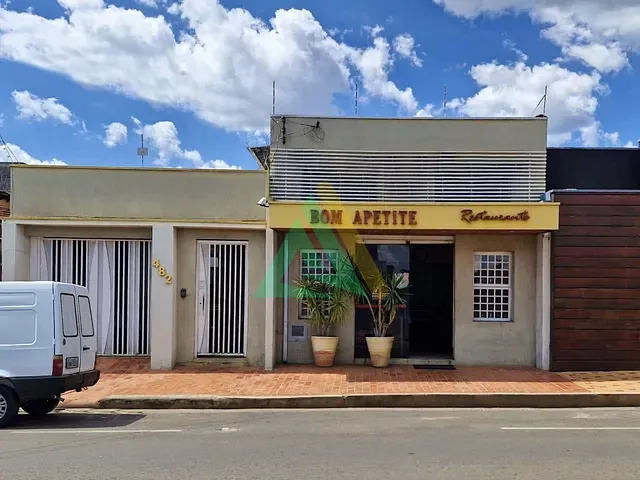 Casa com 300m² 2 quartos e 4 banheiros, à venda, no bairro Jardim Centenário em Mogi Guaçu