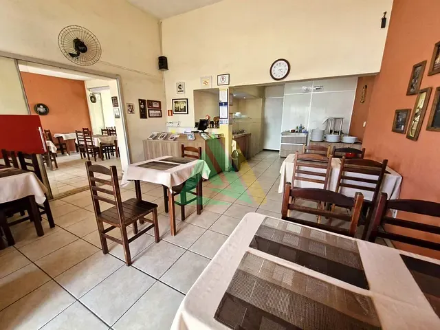 Casa com 300m² 2 quartos e 4 banheiros, à venda, no bairro Jardim Centenário em Mogi Guaçu
