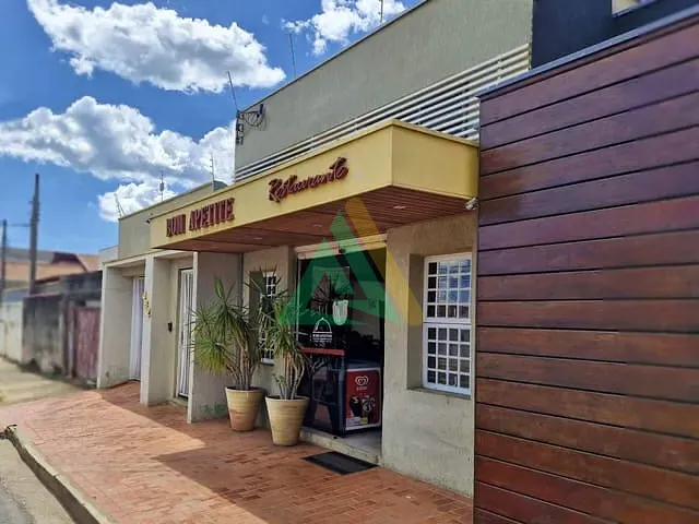 Casa com 300m² 2 quartos e 4 banheiros, à venda, no bairro Jardim Centenário em Mogi Guaçu