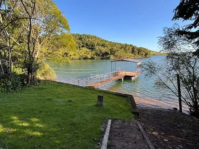 Casa com 2500m² 3 quartos e 3 banheiros, à venda, no bairro Area Rural em Três Barras do Paraná