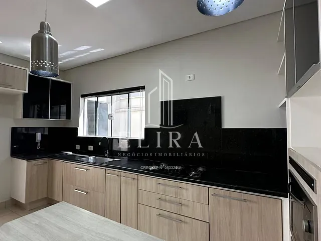 Casa com 360m² 3 quartos e 5 banheiros, à venda, no bairro Condomínio Jardim Imperador em Americana