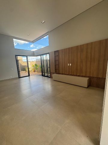 Casa com 280m² 2 quartos e 2 banheiros, à venda, no bairro Porto Unique em Avenida Dom Redovino