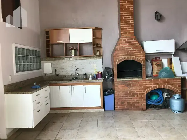 Casa com 300m² 4 quartos e 3 banheiros, à venda, no bairro da Luz em Nova Iguaçu