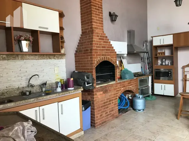 Casa com 300m² 4 quartos e 3 banheiros, à venda, no bairro da Luz em Nova Iguaçu