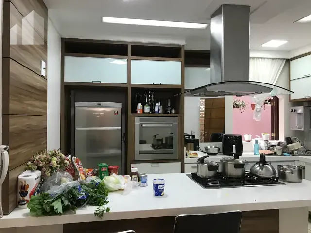 Casa com 300m² 4 quartos e 3 banheiros, à venda, no bairro da Luz em Nova Iguaçu