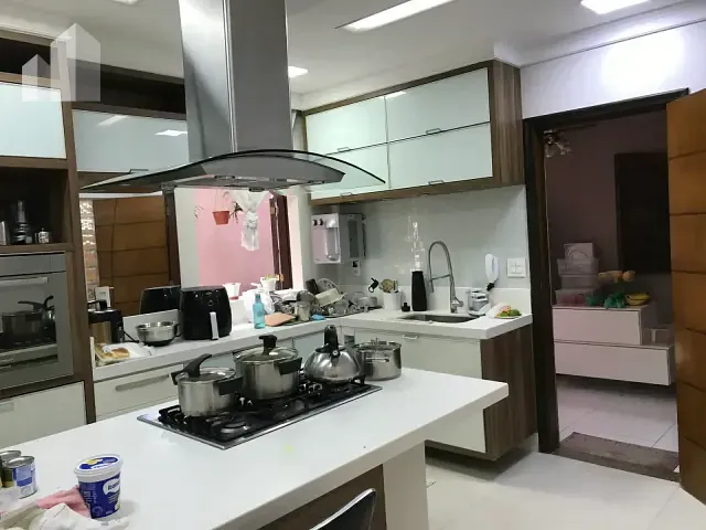 Casa com 300m² 4 quartos e 3 banheiros, à venda, no bairro da Luz em Nova Iguaçu