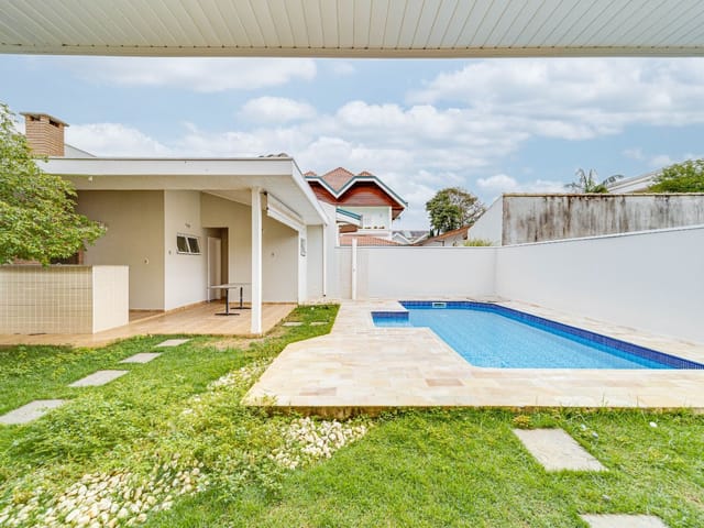 Casa com 390m² 4 quartos e 5 banheiros, à venda, no bairro Urbanova em São José dos Campos