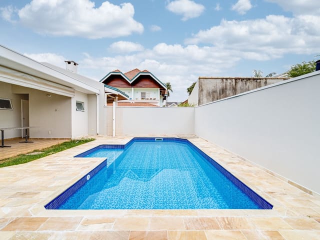 Casa com 390m² 4 quartos e 5 banheiros, à venda, no bairro Urbanova em São José dos Campos