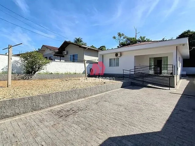 Casa com 300m² 2 quartos e 1 banheiro, à venda, no bairro Fidélis em Blumenau