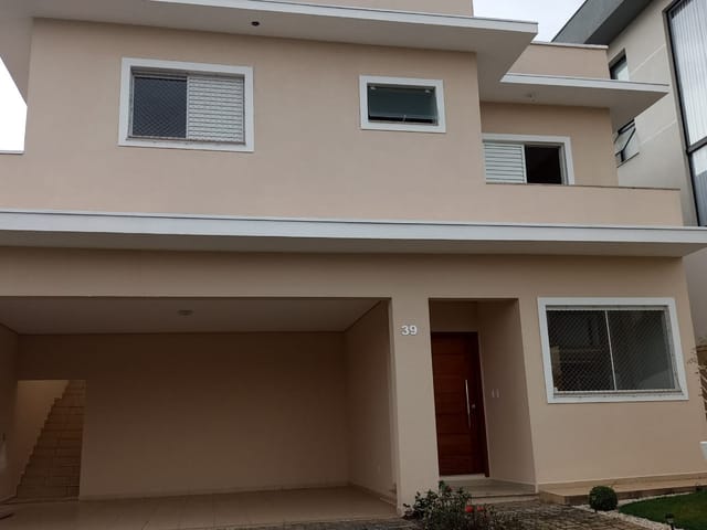 Casa com 300m² 3 quartos e 2 banheiros, à venda ou para alugar, no bairro Colina dos Pinheiros em Valinhos