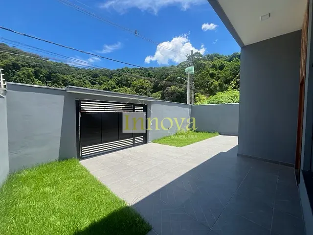 Casa com 312m² 3 quartos e 2 banheiros, à venda, no bairro Massaguaçu em Caraguatatuba