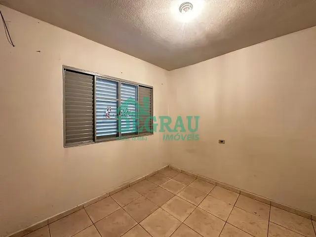 Casa 3 quartos e 1 banheiro, para alugar, no bairro Vila Nossa Senhora de Fátima em Itapeva