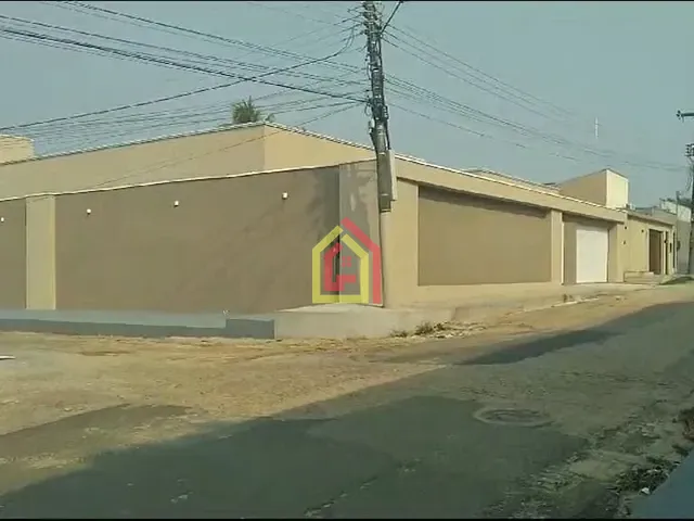 Casa com 600m² 4 quartos e 5 banheiros, à venda, no bairro Amapá em Marabá
