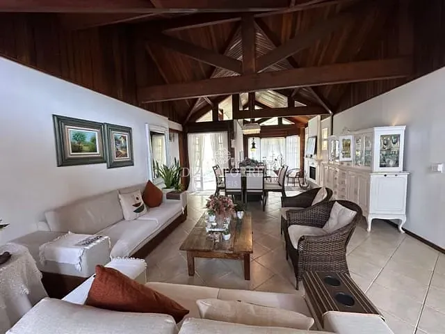 Casa com 1268m² 5 quartos e 4 banheiros, à venda, no bairro Carlos Guinle em Teresópolis