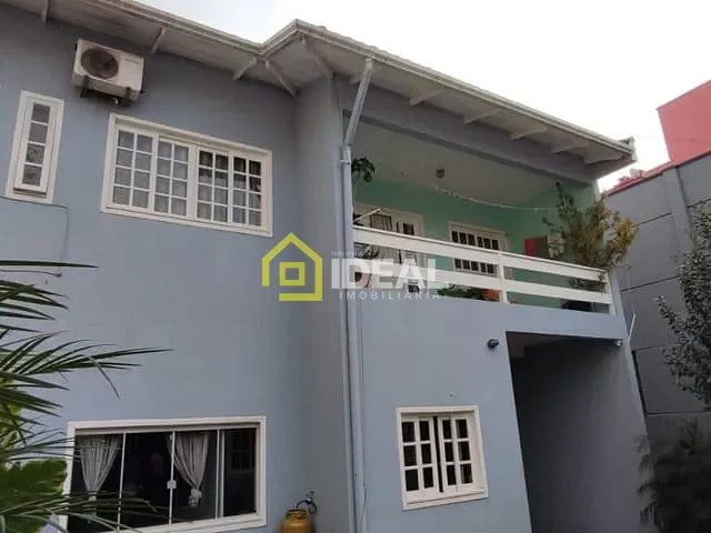 Casa 3 quartos e 3 banheiros, à venda, no bairro Centro em Concórdia
