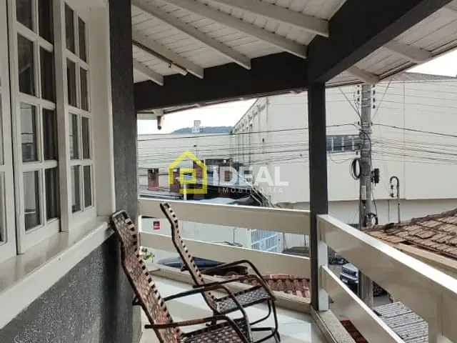 Casa 3 quartos e 3 banheiros, à venda, no bairro Centro em Concórdia