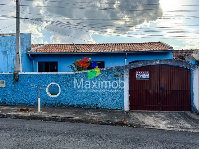 Casa com 200m² 3 quartos e 2 banheiros, à venda, no bairro Conjunto Habitacional General Euclides Figueiredo em Itapira