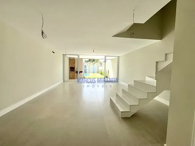 Casa com 260m² 3 quartos e 6 banheiros, à venda, no bairro Barra da Tijuca em Rio de Janeiro