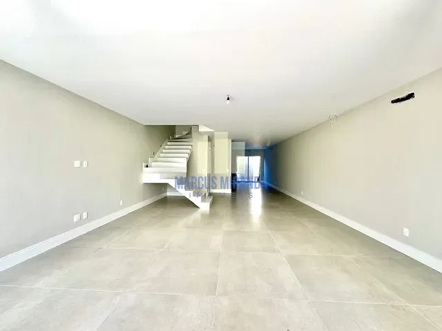 Casa com 260m² 3 quartos e 6 banheiros, à venda, no bairro Barra da Tijuca em Rio de Janeiro