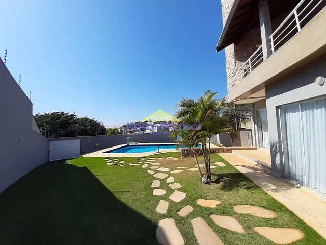 Casa com 733m² 4 quartos e 2 banheiros, à venda, no bairro Genova em Capivari