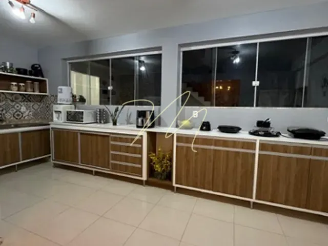 Casa com 450m² 3 quartos e 2 banheiros, à venda ou para alugar, no bairro Baixa fria  em Ilhéus