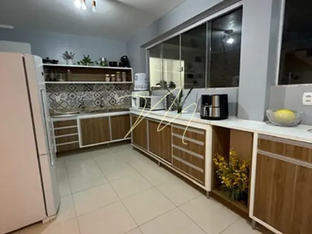 Casa com 450m² 3 quartos e 2 banheiros, à venda ou para alugar, no bairro Baixa fria  em Ilhéus