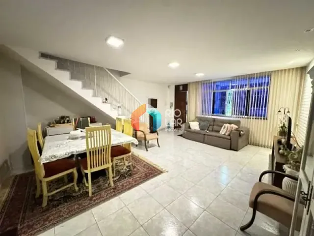 Casa com 155m² 3 quartos e 3 banheiros, à venda, no bairro Catete em Rio de Janeiro