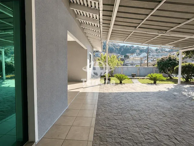 Casa com 390m² 4 quartos e 4 banheiros, para alugar, no bairro Escola Agrícola em Blumenau