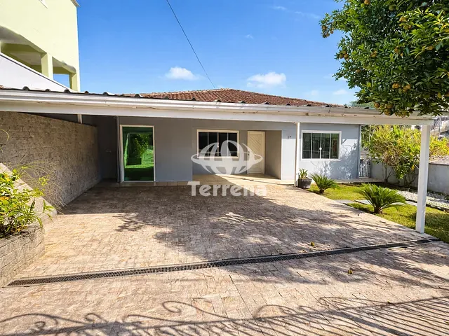 Casa com 390m² 4 quartos e 4 banheiros, para alugar, no bairro Escola Agrícola em Blumenau