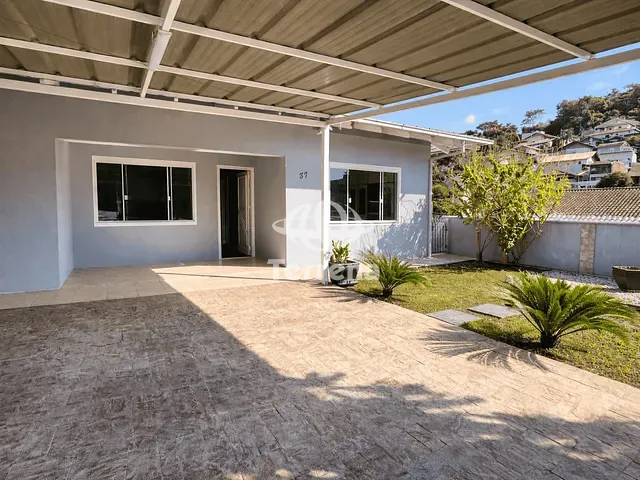 Casa com 390m² 4 quartos e 4 banheiros, para alugar, no bairro Escola Agrícola em Blumenau