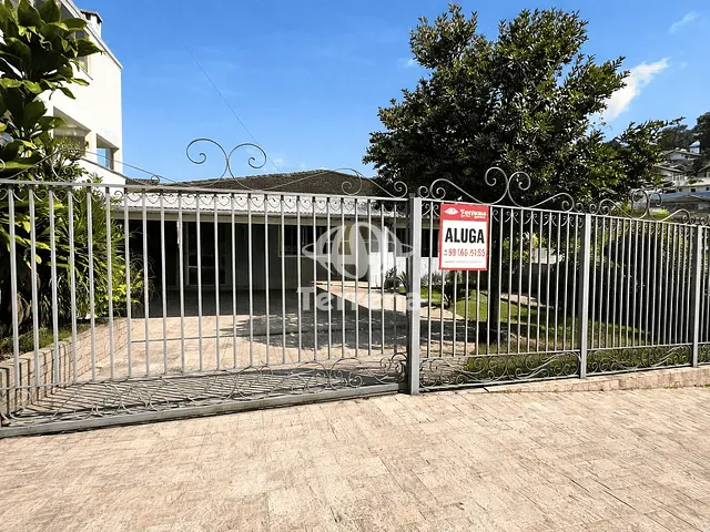 Casa com 390m² 4 quartos e 4 banheiros, para alugar, no bairro Escola Agrícola em Blumenau
