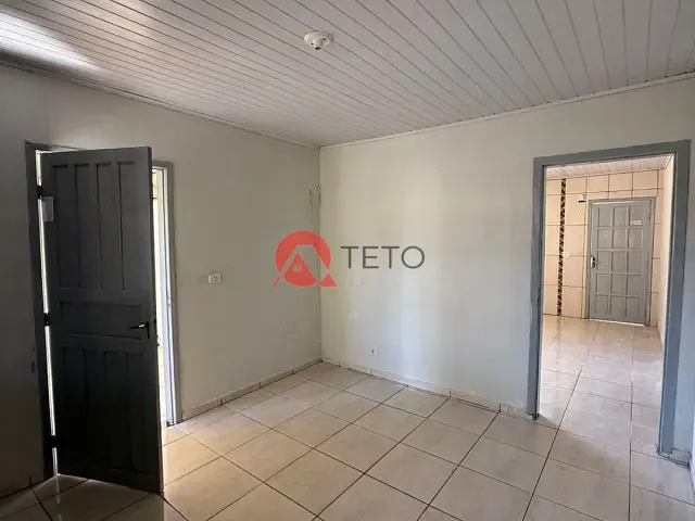 Casa 2 quartos e 1 banheiro, para alugar, no bairro Jardim Campos Elísios em Maringá
