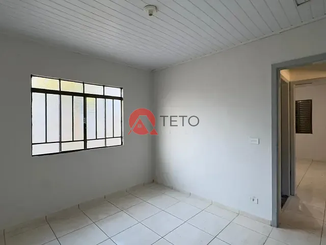 Casa 2 quartos e 1 banheiro, para alugar, no bairro Jardim Campos Elísios em Maringá