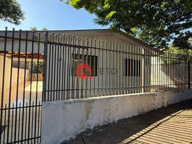 Casa 2 quartos e 1 banheiro, para alugar, no bairro Jardim Campos Elísios em Maringá