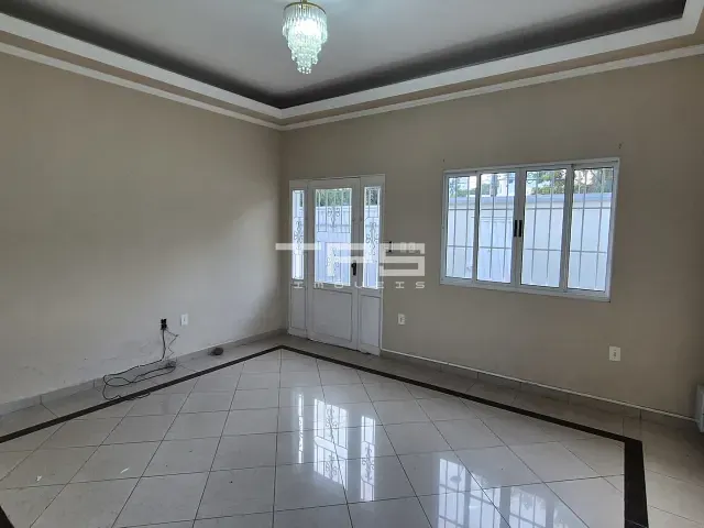 Casa 4 quartos e 6 banheiros, à venda ou para alugar, no bairro Vila Paraíba em Guaratinguetá