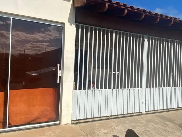 Casa com 160m² 3 quartos e 1 banheiro, à venda, no bairro Jardim Santo Helcio em Vargem Grande do Sul