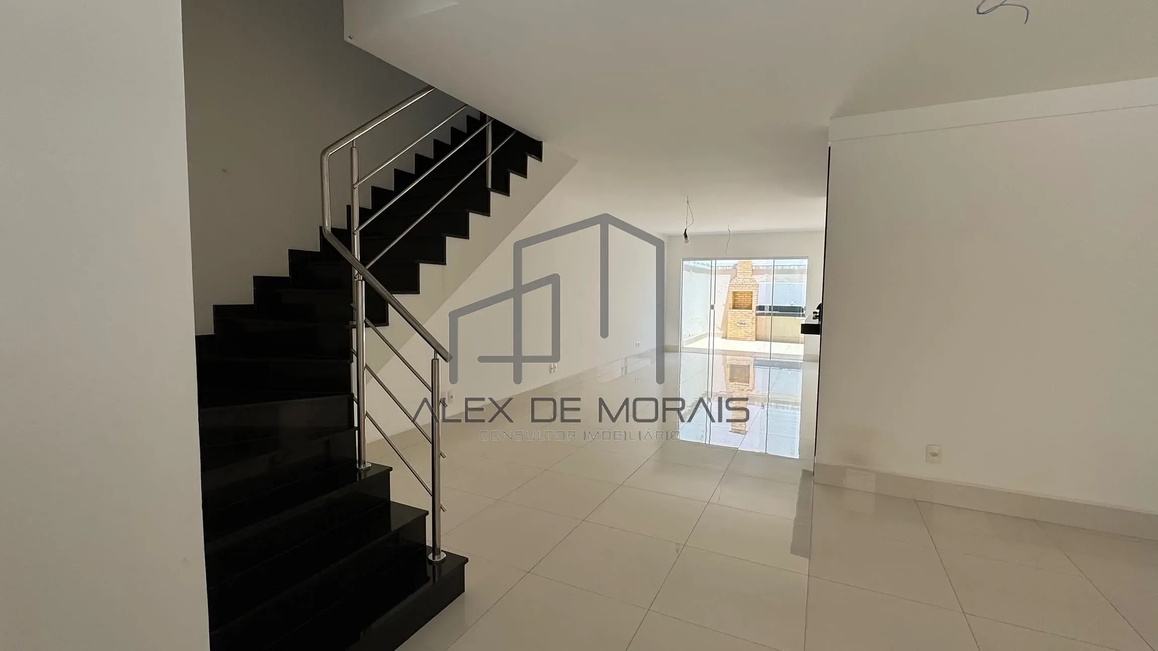 Casa, 4 quartos, 220 m² - Foto 1
