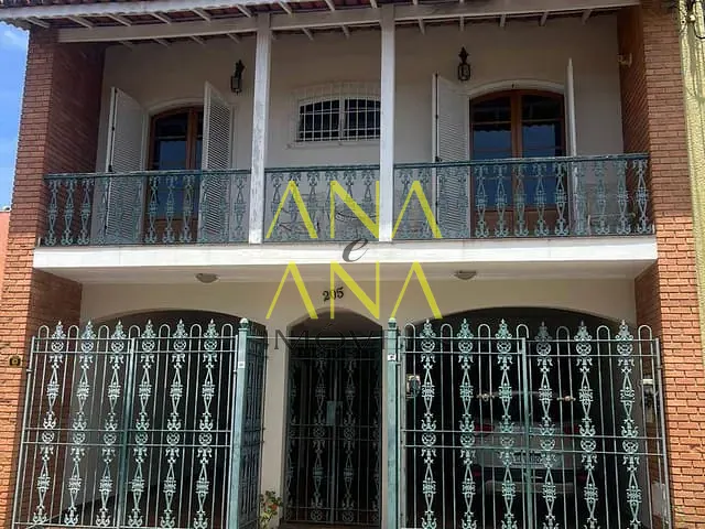 Casa 3 quartos e 4 banheiros, à venda, no bairro Centro em Bragança Paulista