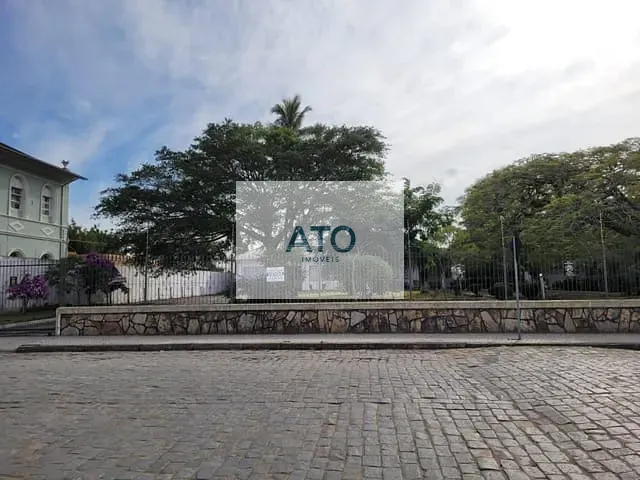 Casa com 1600m² 5 quartos e 4 banheiros, à venda, no bairro Centro em Tijucas