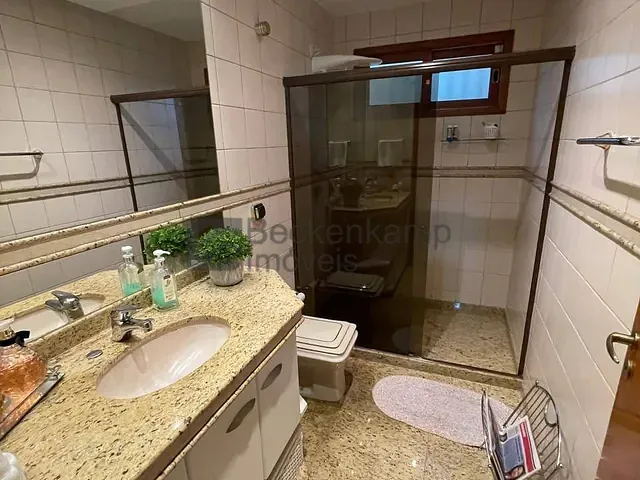 Casa com 330m² 3 quartos e 3 banheiros, à venda, no bairro Vila Mury em Volta Redonda