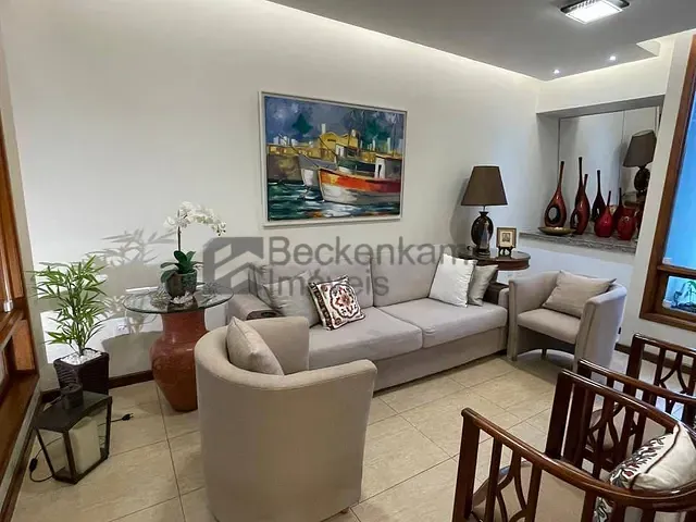 Casa com 330m² 3 quartos e 3 banheiros, à venda, no bairro Vila Mury em Volta Redonda