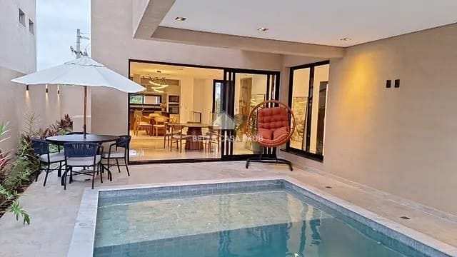 Casa à venda com 4 quartos, 317m² - Foto 1
