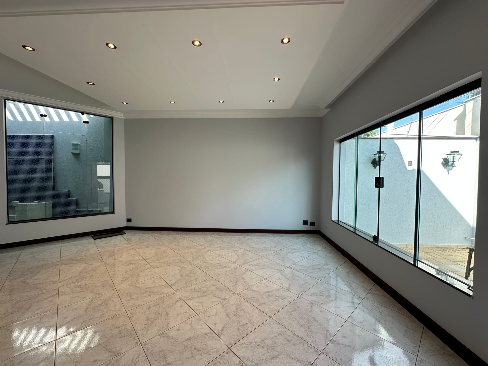 Casa para alugar com 4 quartos, 296m² - Foto 5
